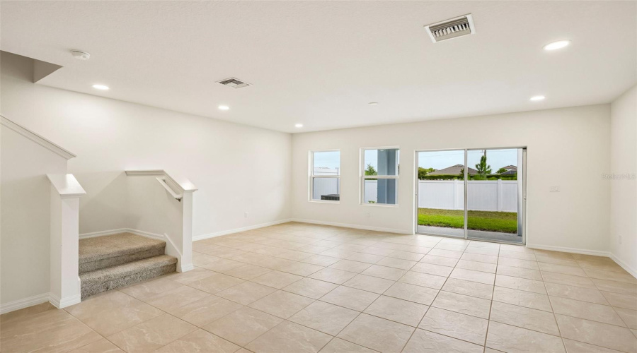 Zephyrhills, Florida 33541, 3 Bedroom Bedrooms, ,2 Bathroombathrooms,Residential,For Sale,Holcombe Down,0,Mfrtb8530219