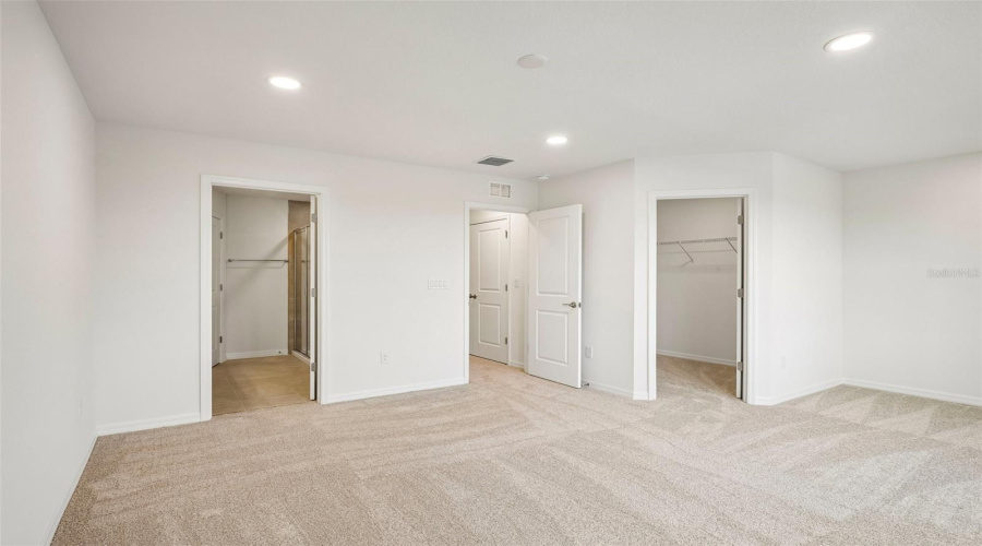 Zephyrhills, Florida 33541, 3 Bedroom Bedrooms, ,2 Bathroombathrooms,Residential,For Sale,Holcombe Down,0,Mfrtb8530219