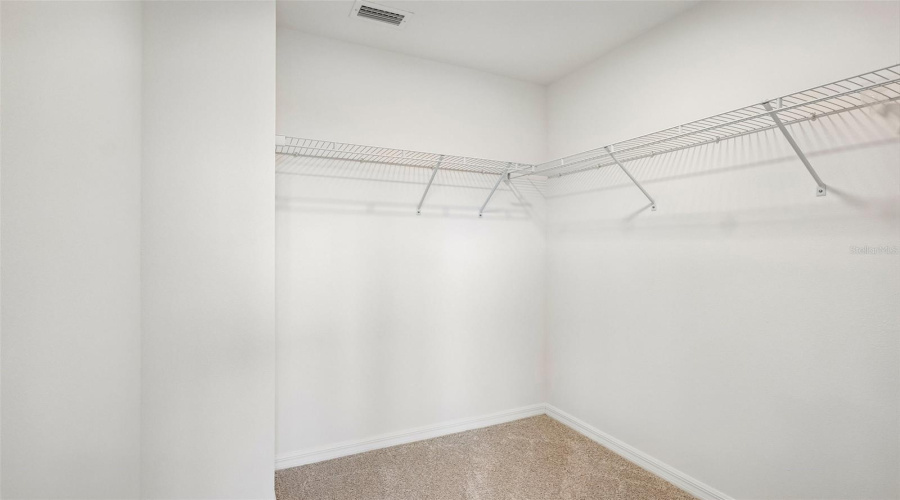 Zephyrhills, Florida 33541, 3 Bedroom Bedrooms, ,2 Bathroombathrooms,Residential,For Sale,Holcombe Down,0,Mfrtb8530219