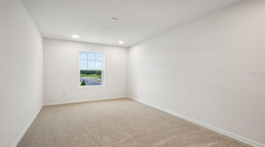 Zephyrhills, Florida 33541, 3 Bedroom Bedrooms, ,2 Bathroombathrooms,Residential,For Sale,Holcombe Down,0,Mfrtb8530219