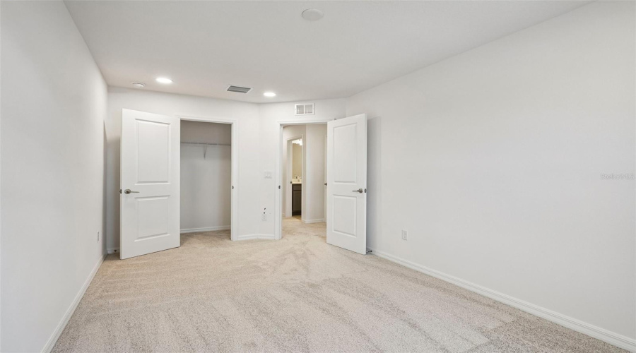 Zephyrhills, Florida 33541, 3 Bedroom Bedrooms, ,2 Bathroombathrooms,Residential,For Sale,Holcombe Down,0,Mfrtb8530219