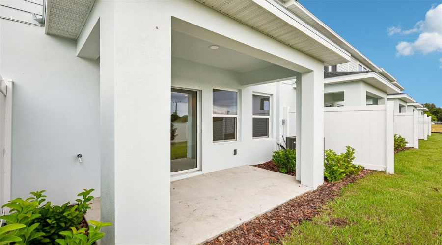 Zephyrhills, Florida 33541, 3 Bedroom Bedrooms, ,2 Bathroombathrooms,Residential,For Sale,Holcombe Down,0,Mfrtb8530219