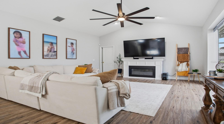 Tampa, Florida 33625, 4 Bedroom Bedrooms, ,3 Bathroombathrooms,Residential,For Sale,Nikki,0,Mfrtb8532240