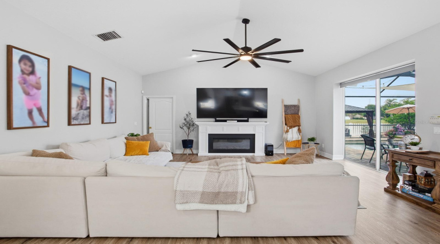 Tampa, Florida 33625, 4 Bedroom Bedrooms, ,3 Bathroombathrooms,Residential,For Sale,Nikki,0,Mfrtb8532240