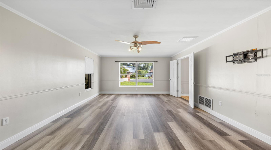 Seminole, Florida 33776, 4 Bedroom Bedrooms, ,2 Bathroombathrooms,Residential,For Sale,101St,0,Mfrtb8536097