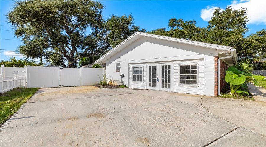 Seminole, Florida 33776, 4 Bedroom Bedrooms, ,2 Bathroombathrooms,Residential,For Sale,101St,0,Mfrtb8536097