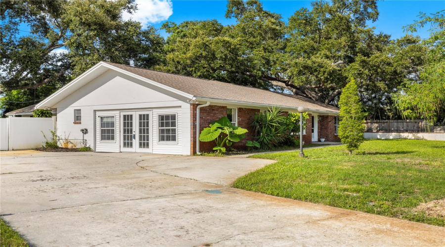 Seminole, Florida 33776, 4 Bedroom Bedrooms, ,2 Bathroombathrooms,Residential,For Sale,101St,0,Mfrtb8536097