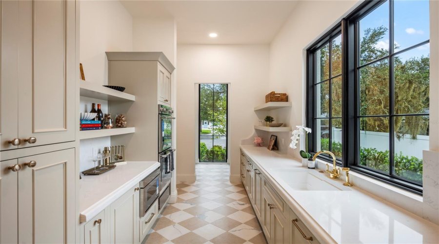 Winter Park, Florida 32789, 5 Bedroom Bedrooms, ,5 Bathroombathrooms,Residential,For Sale,Granville,0,Mfro6422951