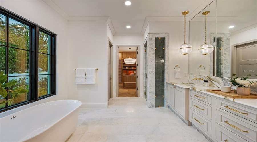 Winter Park, Florida 32789, 5 Bedroom Bedrooms, ,5 Bathroombathrooms,Residential,For Sale,Granville,0,Mfro6422951