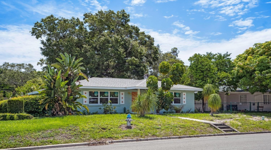 Bradenton, Florida 34205, 2 Bedroom Bedrooms, ,2 Bathroombathrooms,Residential,For Sale,26Th,0,Mfra4703957
