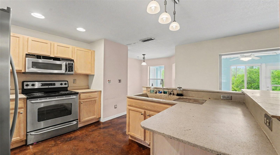 Spring Hill, Florida 34606, 2 Bedroom Bedrooms, ,2 Bathroombathrooms,Residential,For Sale,Centerwood,0,Mfrtb8541755