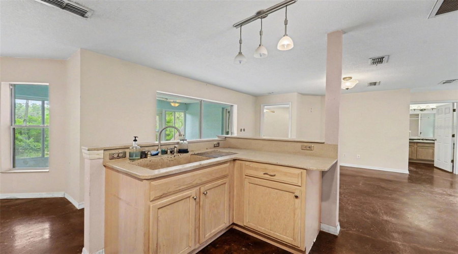 Spring Hill, Florida 34606, 2 Bedroom Bedrooms, ,2 Bathroombathrooms,Residential,For Sale,Centerwood,0,Mfrtb8541755