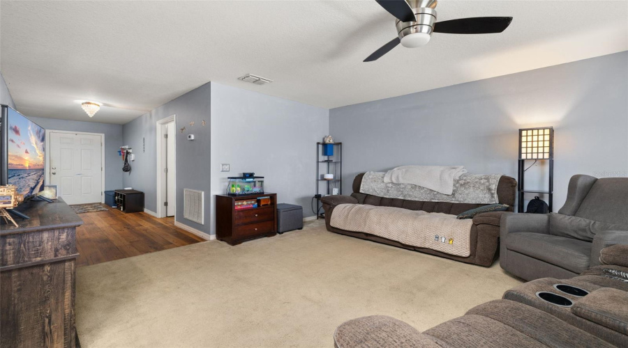 Haines City, Florida 33844, 3 Bedroom Bedrooms, ,2 Bathroombathrooms,Residential,For Sale,Woodlark,0,Mfrs5154284