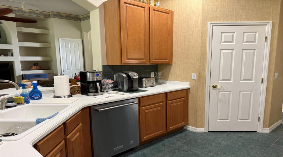 Orlando, Florida 32828, 3 Bedroom Bedrooms, ,2 Bathroombathrooms,Residential,For Sale,Dover Forest,0,Mfro6436780