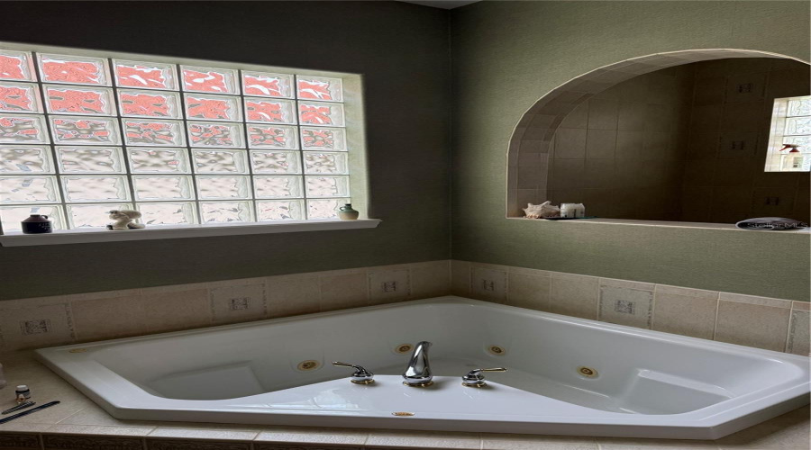 Orlando, Florida 32828, 3 Bedroom Bedrooms, ,2 Bathroombathrooms,Residential,For Sale,Dover Forest,0,Mfro6436780