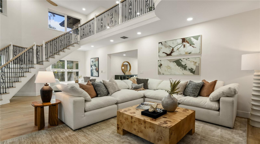 Tampa, Florida 33629, 5 Bedroom Bedrooms, ,5 Bathroombathrooms,Residential,For Sale,Browning,0,Mfrtb8525250
