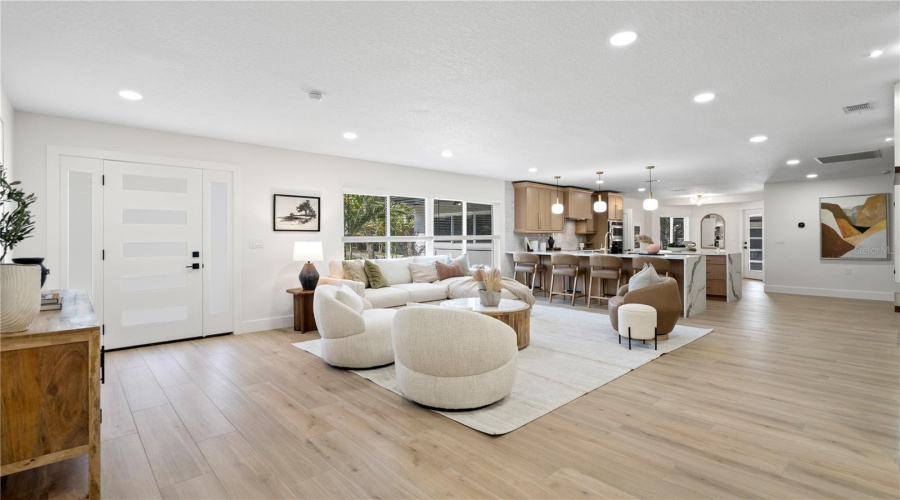 Tampa, Florida 33629, 5 Bedroom Bedrooms, ,5 Bathroombathrooms,Residential,For Sale,Browning,0,Mfrtb8525250