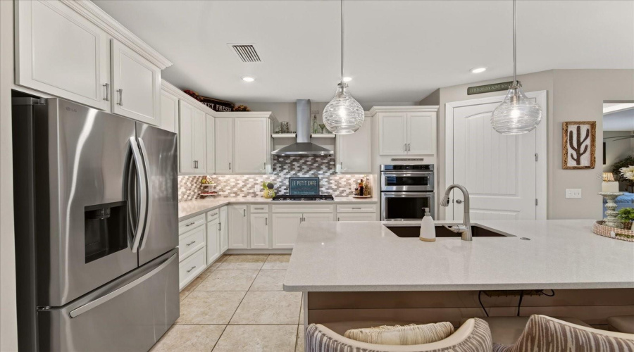 Bradenton, Florida 34202, 2 Bedroom Bedrooms, ,2 Bathroombathrooms,Residential,For Sale,Viola,0,Mfra4702702
