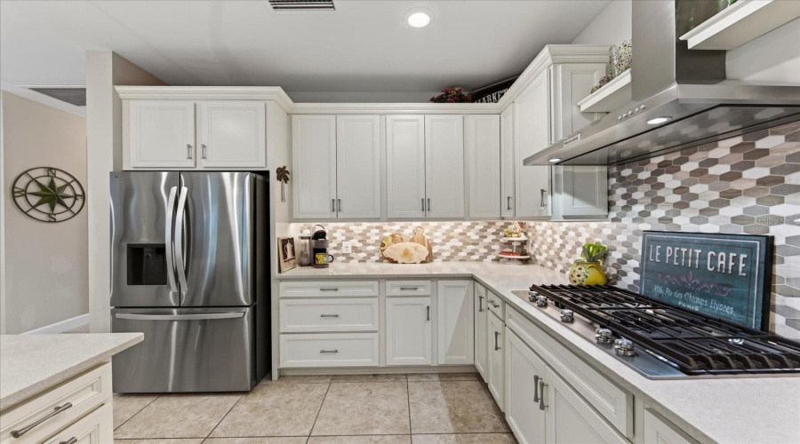 Bradenton, Florida 34202, 2 Bedroom Bedrooms, ,2 Bathroombathrooms,Residential,For Sale,Viola,0,Mfra4702702