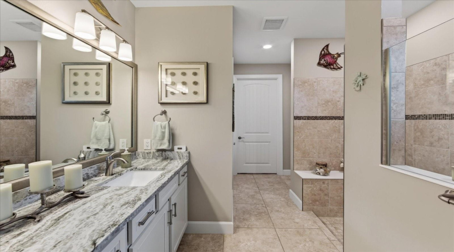 Bradenton, Florida 34202, 2 Bedroom Bedrooms, ,2 Bathroombathrooms,Residential,For Sale,Viola,0,Mfra4702702