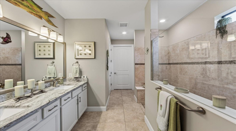 Bradenton, Florida 34202, 2 Bedroom Bedrooms, ,2 Bathroombathrooms,Residential,For Sale,Viola,0,Mfra4702702