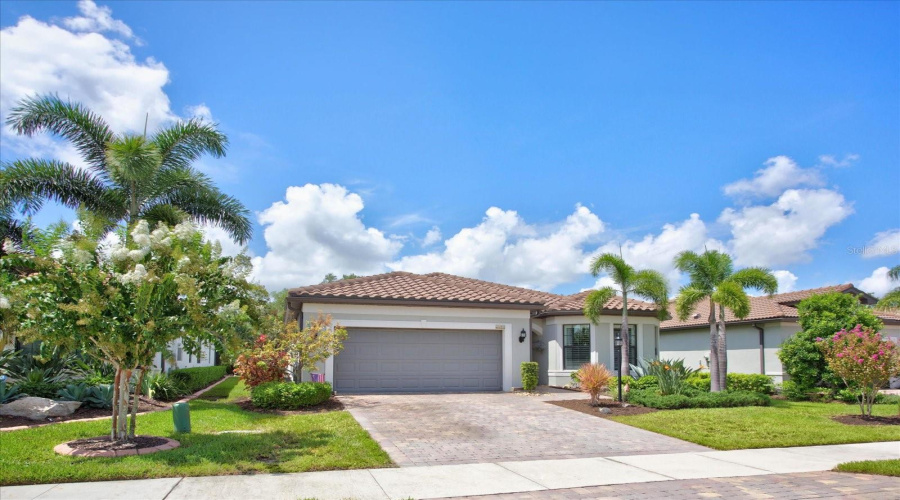 Bradenton, Florida 34202, 2 Bedroom Bedrooms, ,2 Bathroombathrooms,Residential,For Sale,Viola,0,Mfra4702702