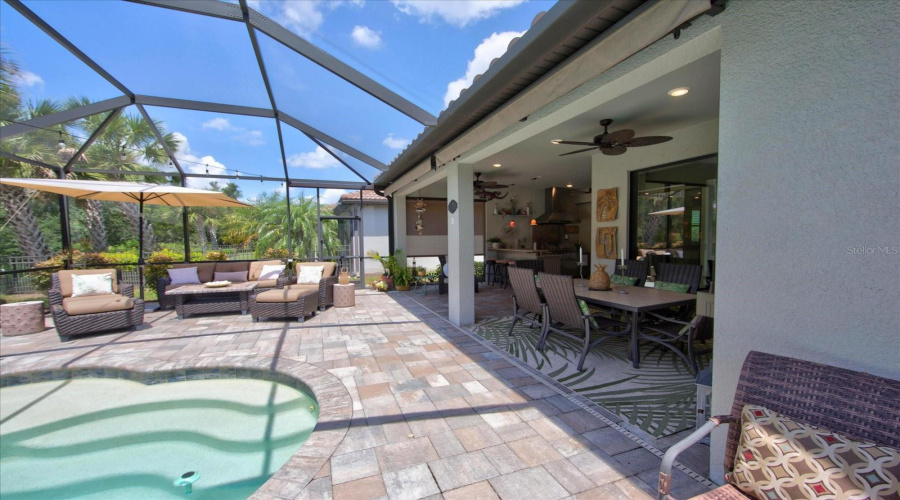Bradenton, Florida 34202, 2 Bedroom Bedrooms, ,2 Bathroombathrooms,Residential,For Sale,Viola,0,Mfra4702702