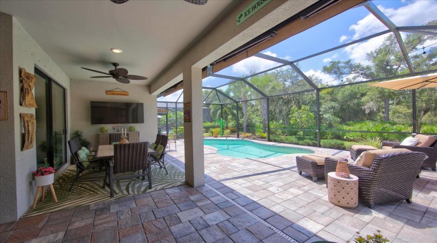 Bradenton, Florida 34202, 2 Bedroom Bedrooms, ,2 Bathroombathrooms,Residential,For Sale,Viola,0,Mfra4702702