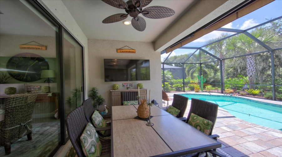 Bradenton, Florida 34202, 2 Bedroom Bedrooms, ,2 Bathroombathrooms,Residential,For Sale,Viola,0,Mfra4702702