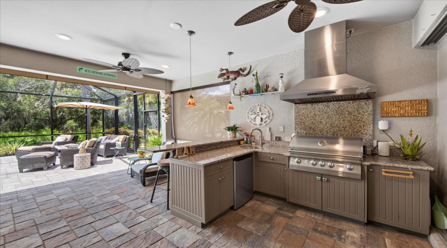 Bradenton, Florida 34202, 2 Bedroom Bedrooms, ,2 Bathroombathrooms,Residential,For Sale,Viola,0,Mfra4702702