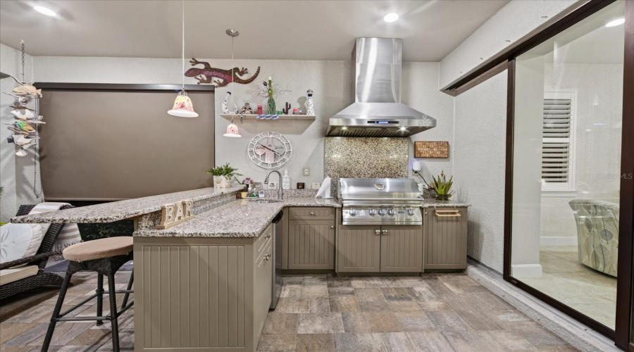 Bradenton, Florida 34202, 2 Bedroom Bedrooms, ,2 Bathroombathrooms,Residential,For Sale,Viola,0,Mfra4702702