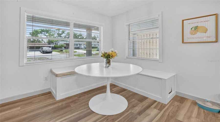 Eat-In Kitchen
