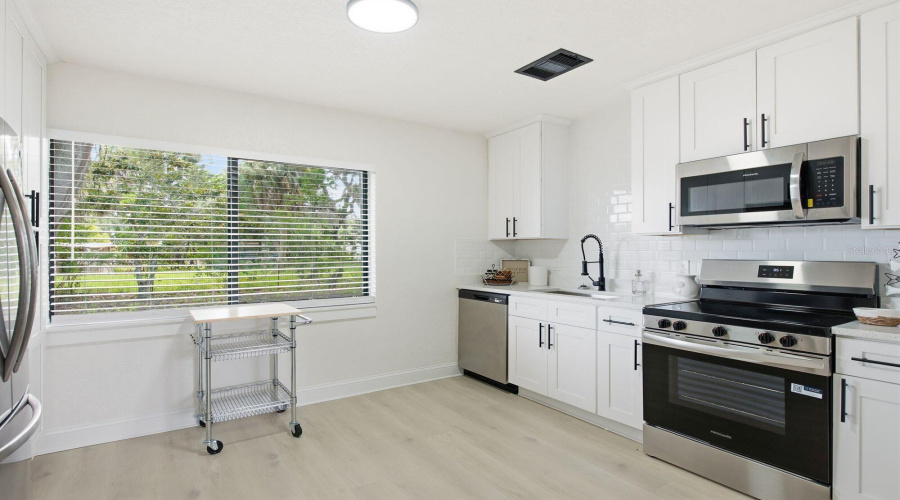 New Port Richey, Florida 34652, 2 Bedroom Bedrooms, ,1 Bathroombathrooms,Residential,For Sale,Berkley,0,Mfro6433985
