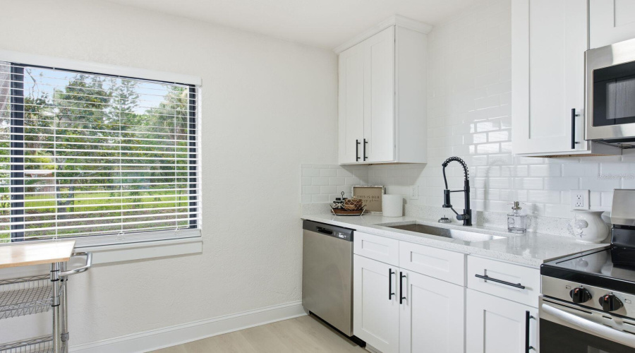 New Port Richey, Florida 34652, 2 Bedroom Bedrooms, ,1 Bathroombathrooms,Residential,For Sale,Berkley,0,Mfro6433985