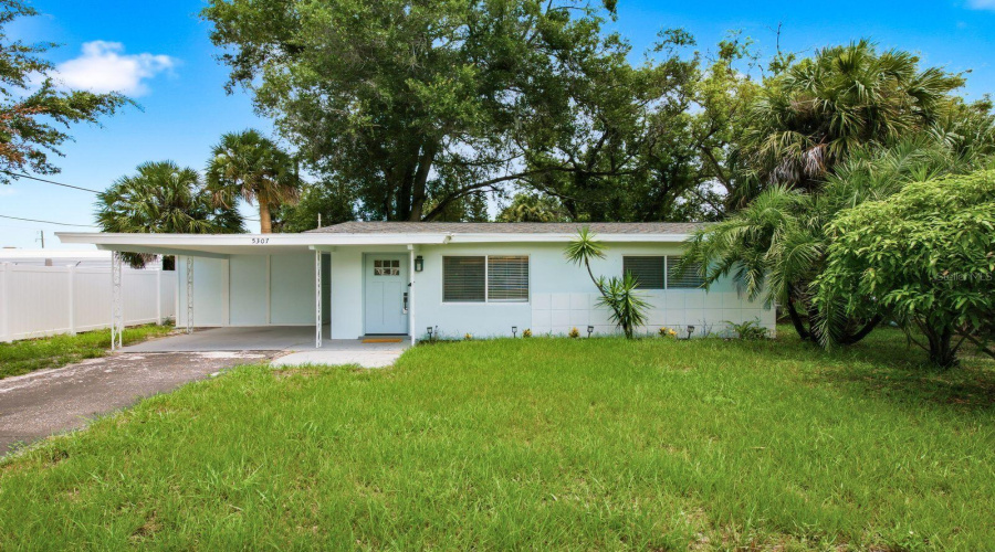 New Port Richey, Florida 34652, 2 Bedroom Bedrooms, ,1 Bathroombathrooms,Residential,For Sale,Berkley,0,Mfro6433985