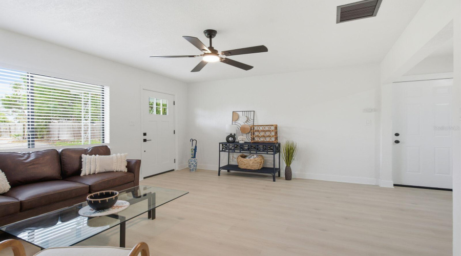 New Port Richey, Florida 34652, 2 Bedroom Bedrooms, ,1 Bathroombathrooms,Residential,For Sale,Berkley,0,Mfro6433985