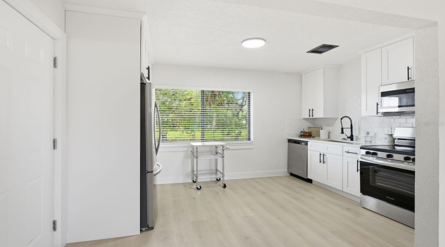 New Port Richey, Florida 34652, 2 Bedroom Bedrooms, ,1 Bathroombathrooms,Residential,For Sale,Berkley,0,Mfro6433985