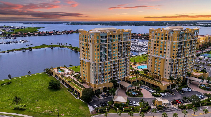 Palmetto, Florida 34221, 2 Bedroom Bedrooms, ,2 Bathroombathrooms,Residential,For Sale,Riviera Dunes,0,Mfrtb8538077