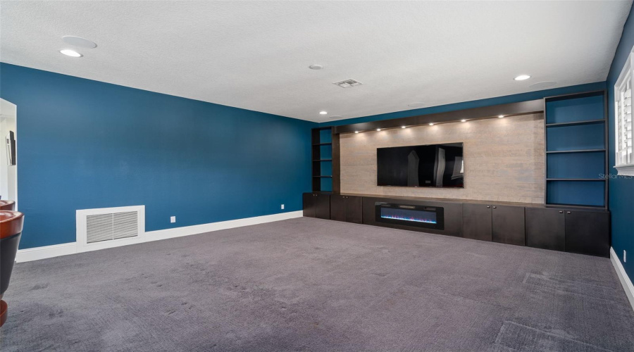Orlando, Florida 32827, 5 Bedroom Bedrooms, ,4 Bathroombathrooms,Residential,For Sale,Becker,0,Mfrs5153376