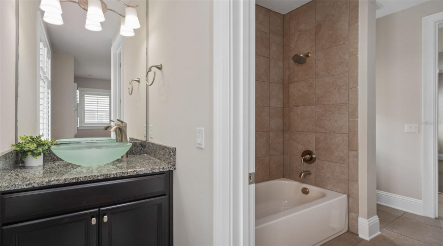 Jack &Amp; Jill Bathroom