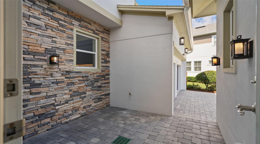 Orlando, Florida 32827, 5 Bedroom Bedrooms, ,4 Bathroombathrooms,Residential,For Sale,Becker,0,Mfrs5153376