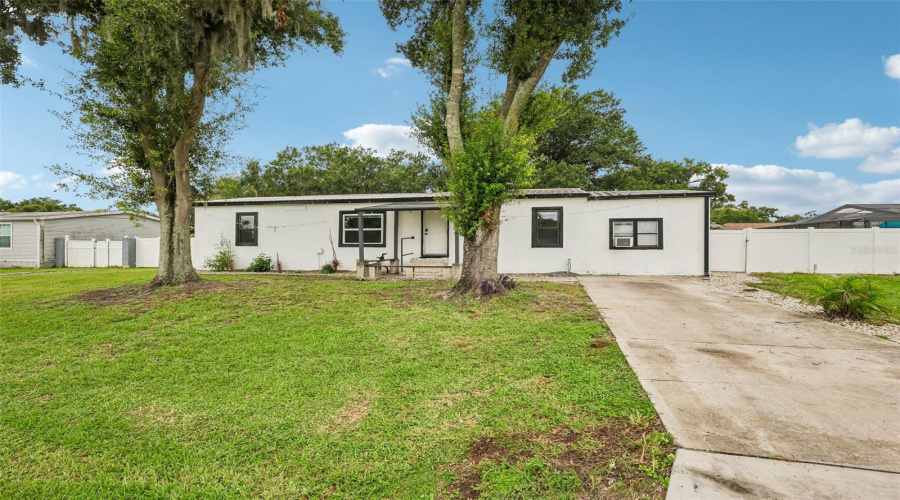 Lakeland, Florida 33810, 3 Bedroom Bedrooms, ,2 Bathroombathrooms,Residential,For Sale,Indian Ridge,0,Mfrtb8533661