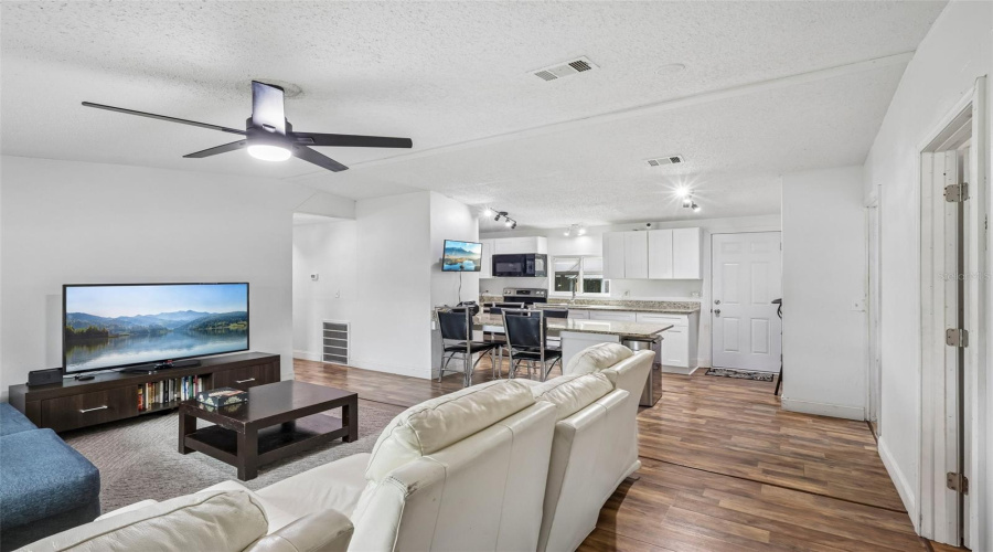 Lakeland, Florida 33810, 3 Bedroom Bedrooms, ,2 Bathroombathrooms,Residential,For Sale,Indian Ridge,0,Mfrtb8533661