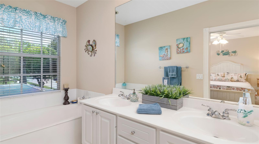 Sarasota, Florida 34238, 3 Bedroom Bedrooms, ,2 Bathroombathrooms,Residential,For Sale,Andora,0,Mfra4702662