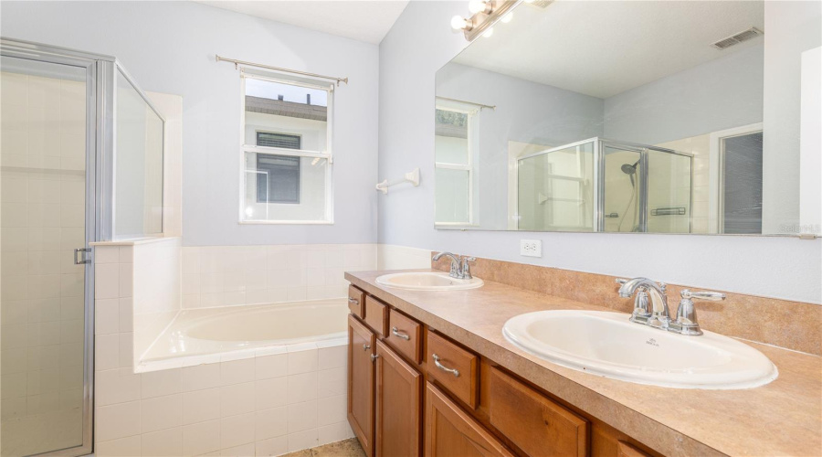 Minneola, Florida 34715, 4 Bedroom Bedrooms, ,2 Bathroombathrooms,Residential,For Sale,Arbor Pointe,0,Mfro6433838