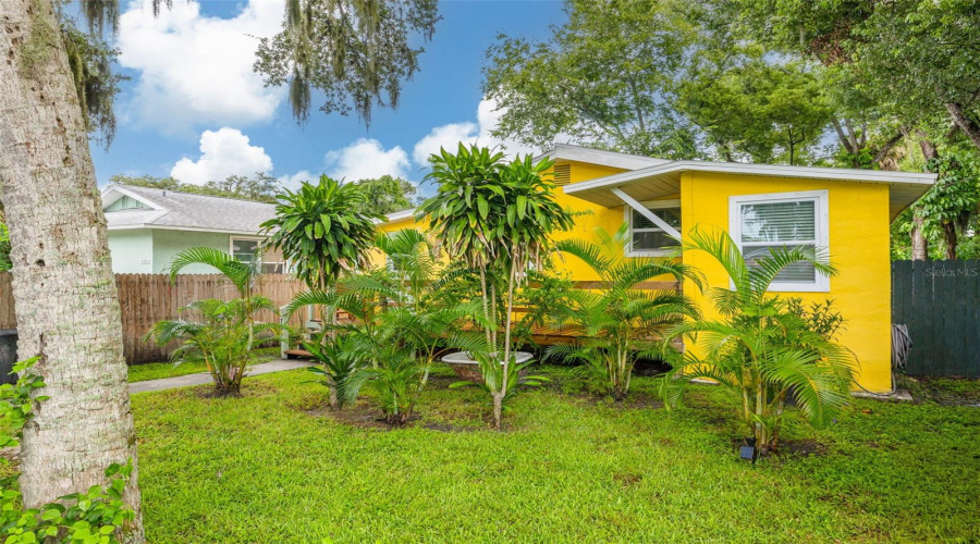 New Port Richey, Florida 34652, 2 Bedroom Bedrooms, ,1 Bathroombathrooms,Residential,For Sale,Casson,0,Mfrtb8532898