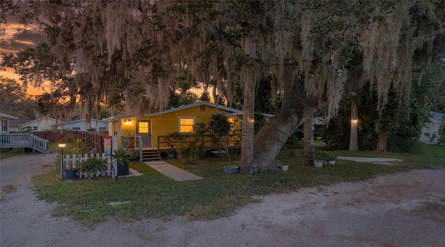 New Port Richey, Florida 34652, 2 Bedroom Bedrooms, ,1 Bathroombathrooms,Residential,For Sale,Casson,0,Mfrtb8532898