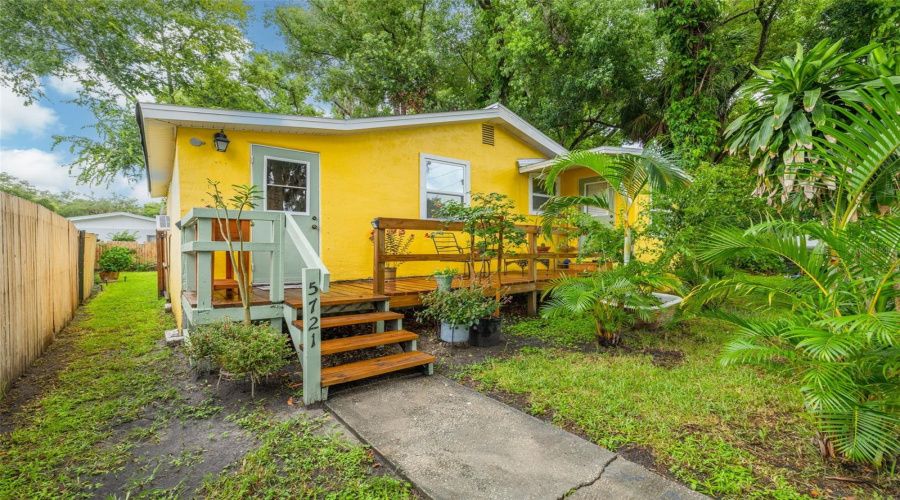 New Port Richey, Florida 34652, 2 Bedroom Bedrooms, ,1 Bathroombathrooms,Residential,For Sale,Casson,0,Mfrtb8532898