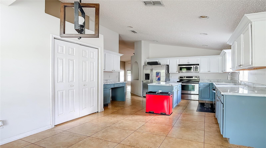 Orange City, Florida 32763, 3 Bedroom Bedrooms, ,2 Bathroombathrooms,Residential,For Sale,Spring Cavern,0,Mfro6348809