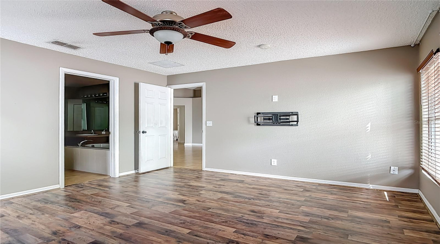 Orange City, Florida 32763, 3 Bedroom Bedrooms, ,2 Bathroombathrooms,Residential,For Sale,Spring Cavern,0,Mfro6348809